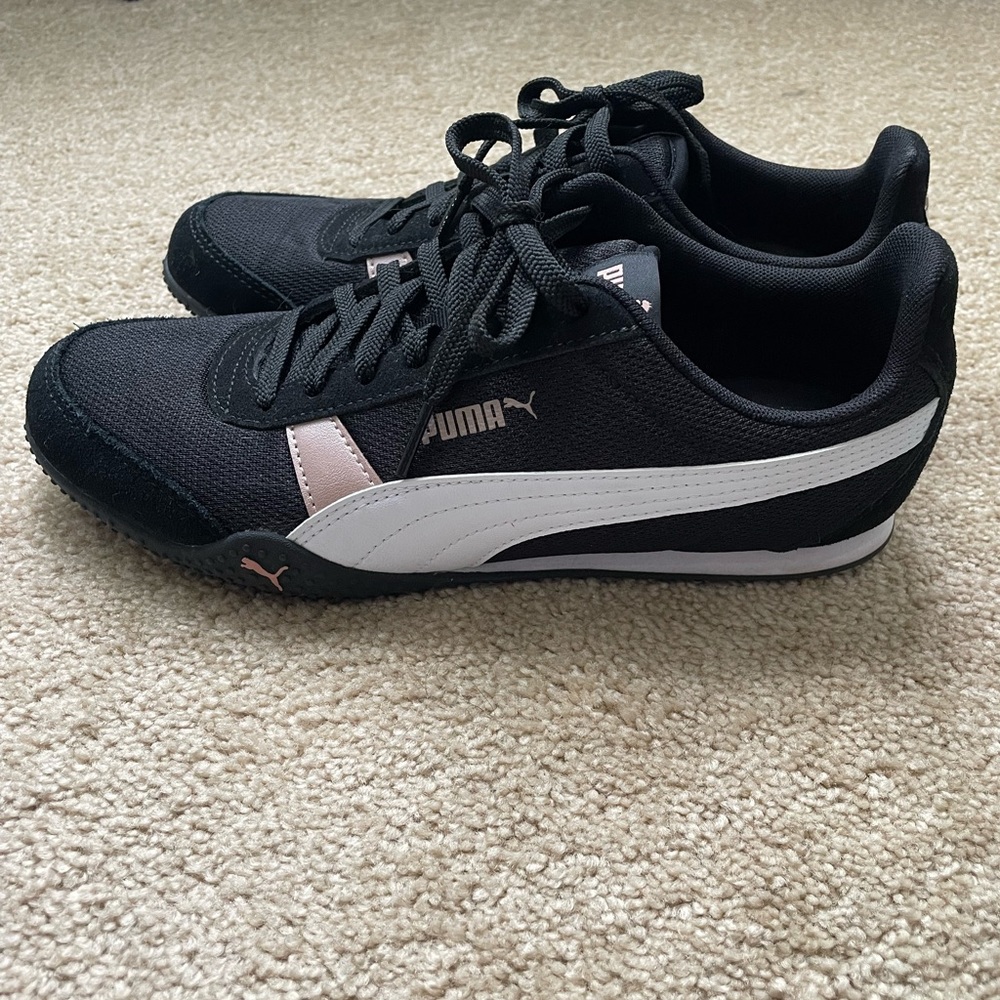 Puma Bella size US 8.5 Pink/Black